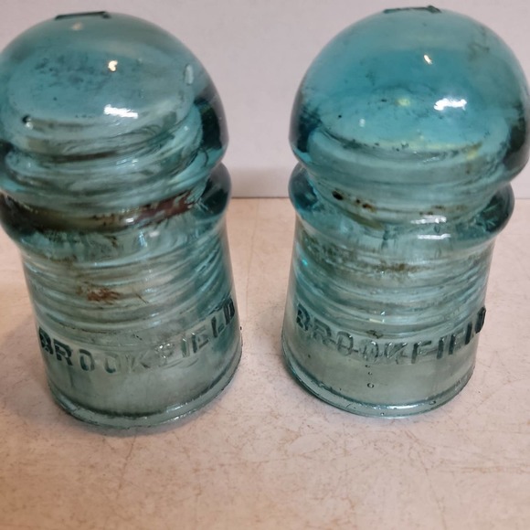 Brookfield New York Electrical Green Vintage Insulators - Picture 1 of 4